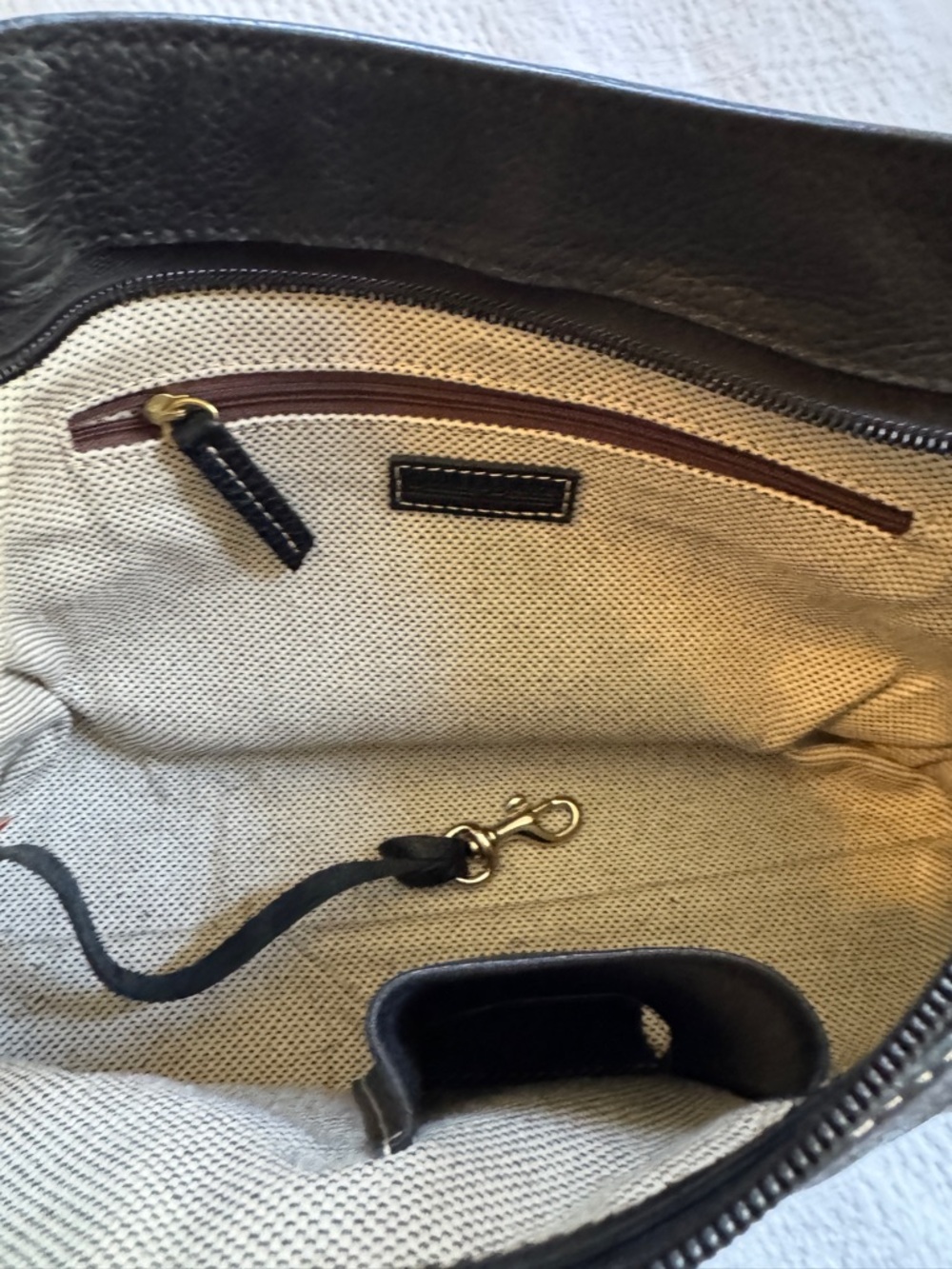 Dooney & Bourke vintage Black Pebbled Leather Shoulder Bag with Tassel - Picture 7 of 10